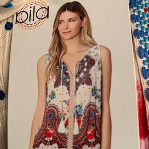 Bila tunic top size medium new with tags